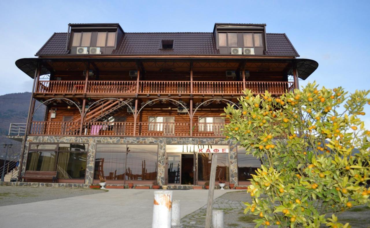 Абхазская Усадьба Hotell Gagry Eksteriør bilde