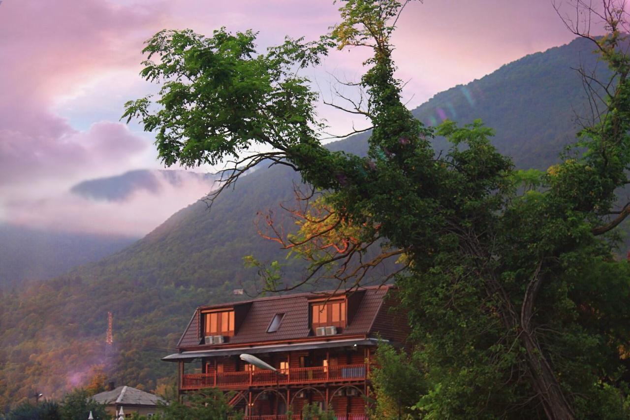Абхазская Усадьба Hotell Gagry Eksteriør bilde